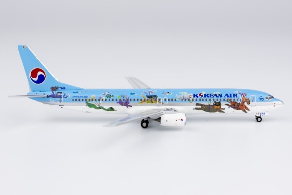 Boeing 737-900 Korean Air "Children's day cs" HL7706 Scale 1/400