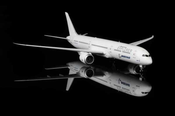 SQ Wings Boeing 787-10 House Color N941NA 1:200 Modellflugzeug
