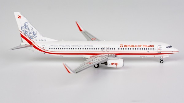 Boeing 737-800 Poland Air Force 0110 Scale 1/400
