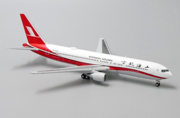 Boeing 767-300ER Shanghai Airlines B-2566 Scale 1/400