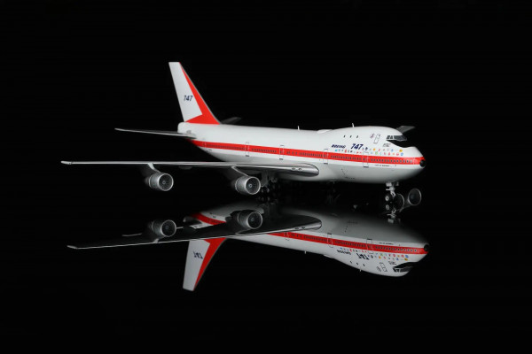 SQ Wings Boeing 747-100 House Color "Museum" Flaps Down N7470 1:200 Modellflugzeug