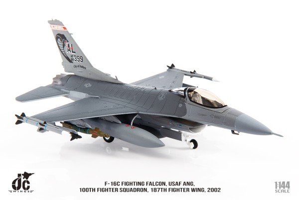 JC Wings Lockheed Martin F-16C Fighting Falcon U.S. Air Force USAF 100th Fighter Squadron 1:144 Modellflugzeug