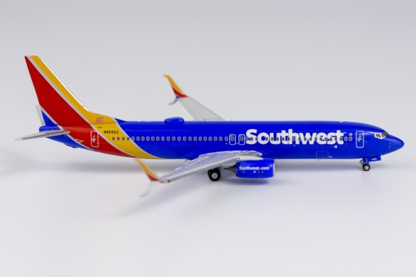 Boeing 737-800 Southwest Airlines "Heart livery" with scimitar winglets N8565Z Scale 1/400