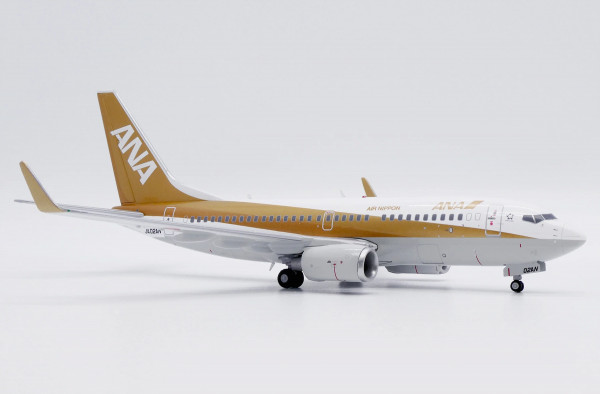 JC Wings Boeing 737-700 All Nippon (ANA) "Gold" JA02AN 1:200 Modellflugzeug