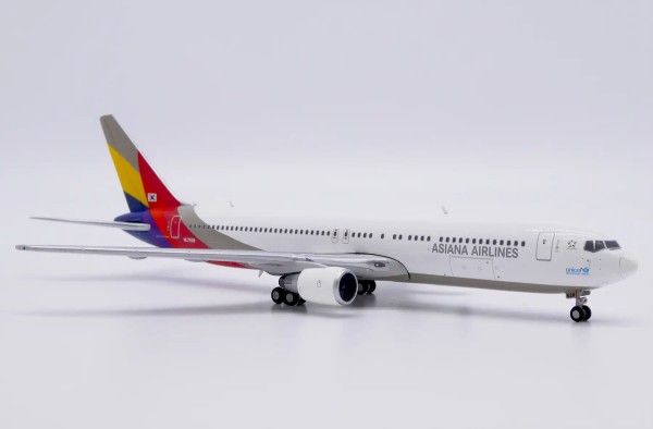 JC Wings Boeing 767-300 Asiana "Last Flight" HL7528 1:400 Modellflugzeug