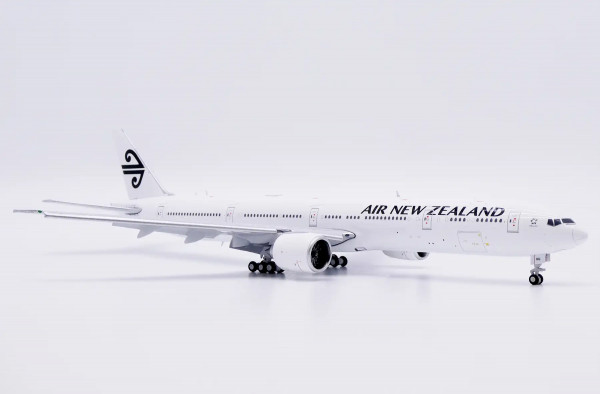 JC Wings Boeing 777-300ER Air New Zealand "All White" Flaps Down ZK-OKU 1:400 Modellflugzeug