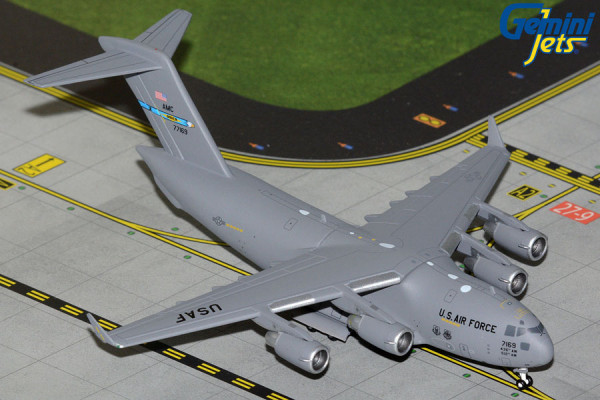 GeminiJets Boeing C-17A Globemaster III U.S. Air Force USAF "Dover AFB" 07-7169 1:400 Modellflugzeug