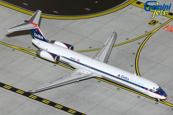 GeminiJets McDonnell Douglas MD-88 Delta Interim Livery N925DL 1:400 Modellflugzeug