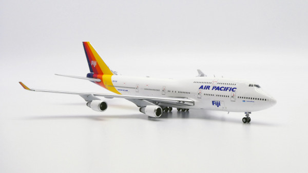 JC Wings Boeing 747-400 Air Pacific DQ-FJK 1:400 Modellflugzeug