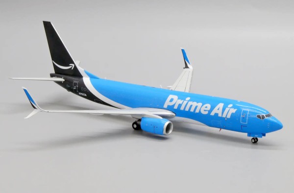 JC Wings Boeing 737-800BCF Amazon Prime N7933A 1:200 Modellflugzeug