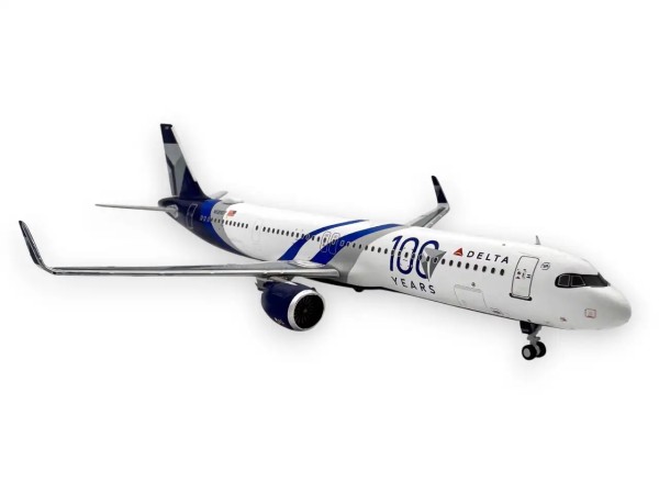 PandaModel Airbus A321-200 Delta D-AZAI 1:400 Modellflugzeug
