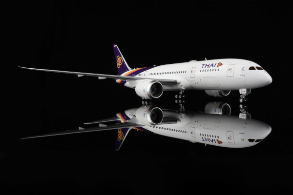 SQ Wings Boeing 787-8 Thai Airways HS-TQA 1:200 Modellflugzeug
