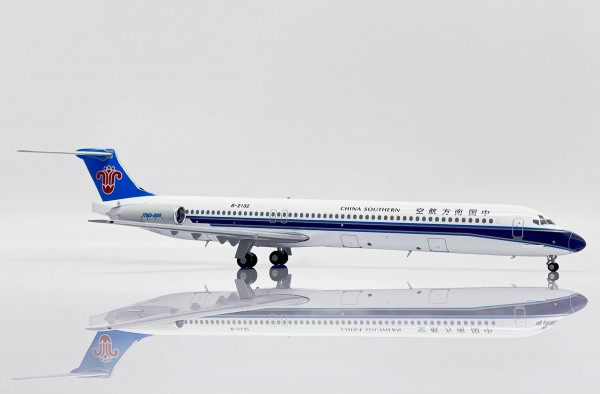 JC Wings McDonnell Douglas MD-82 China Southern B-2132 1:200 Modellflugzeug