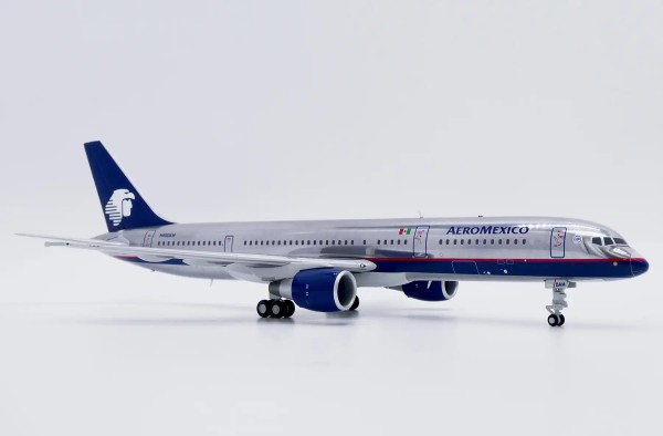 JC Wings Boeing 757-200 Aeroméxico N490AM 1:200 Modellflugzeug