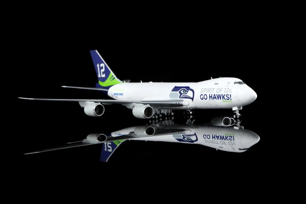 HX Models Boeing 747-400 House Color N841BA 1:400 Modellflugzeug