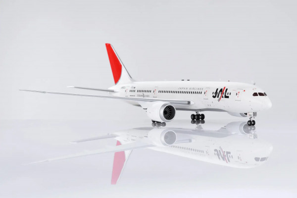 SQ Wings Boeing 787-8 JAL Japan JA822J 1:200 Modellflugzeug
