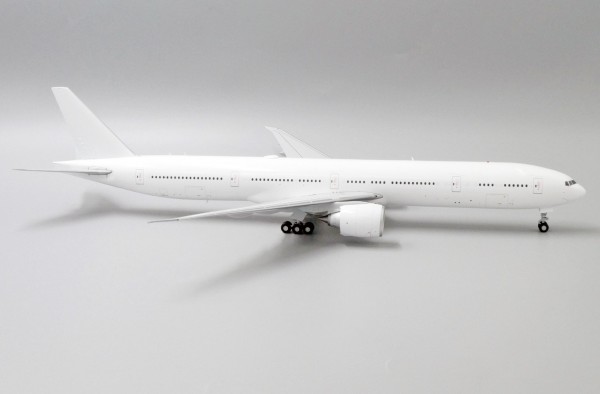 Boeing 777-300ER "Blank" Scale 1/200
