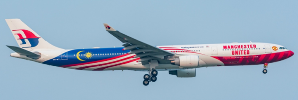 JC Wings Airbus A330-300 Malaysia "MU" 9M-MTL 1:400 Modellflugzeug
